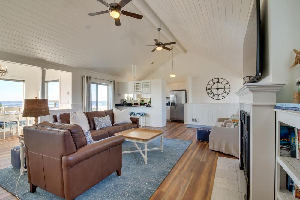 Scenic Bandon Vacation Rental with Beach Access!